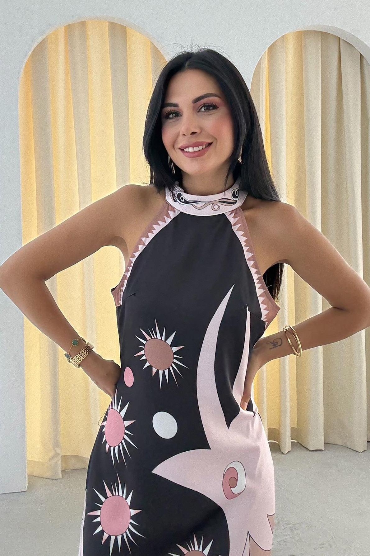 Asimetrik Kesik Halter Yaka Midi Elbise