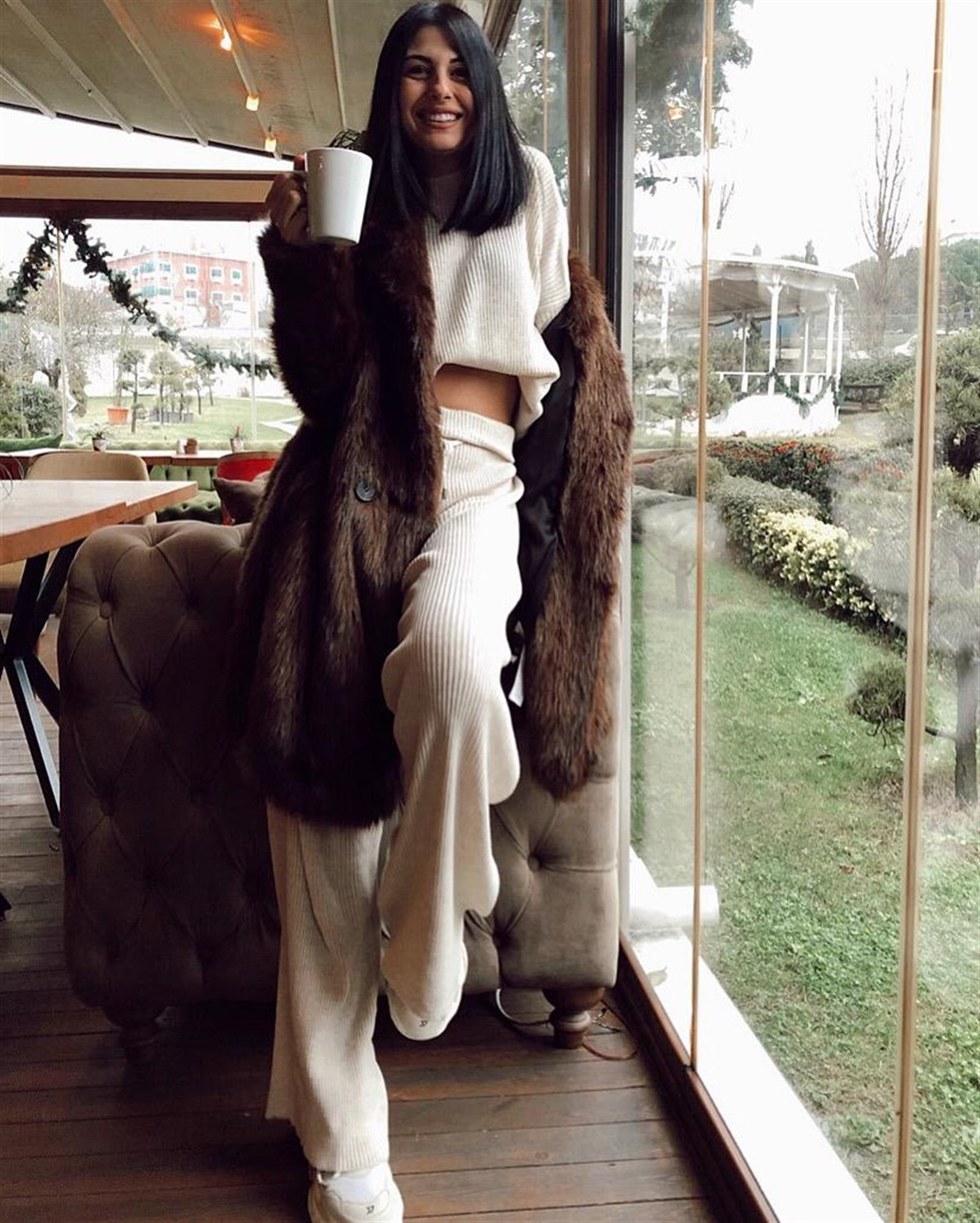 BEJ İNCE FİTİLLİ TRİKO TAKIM 