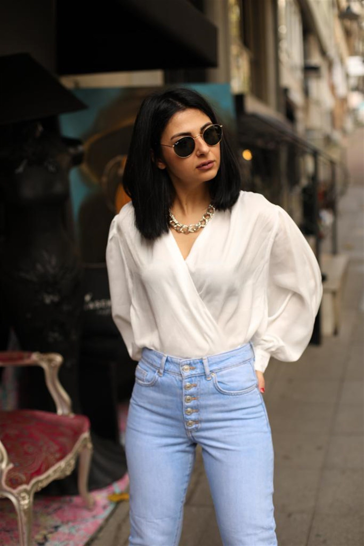 Beyaz Altı Fırfırlı Bluz