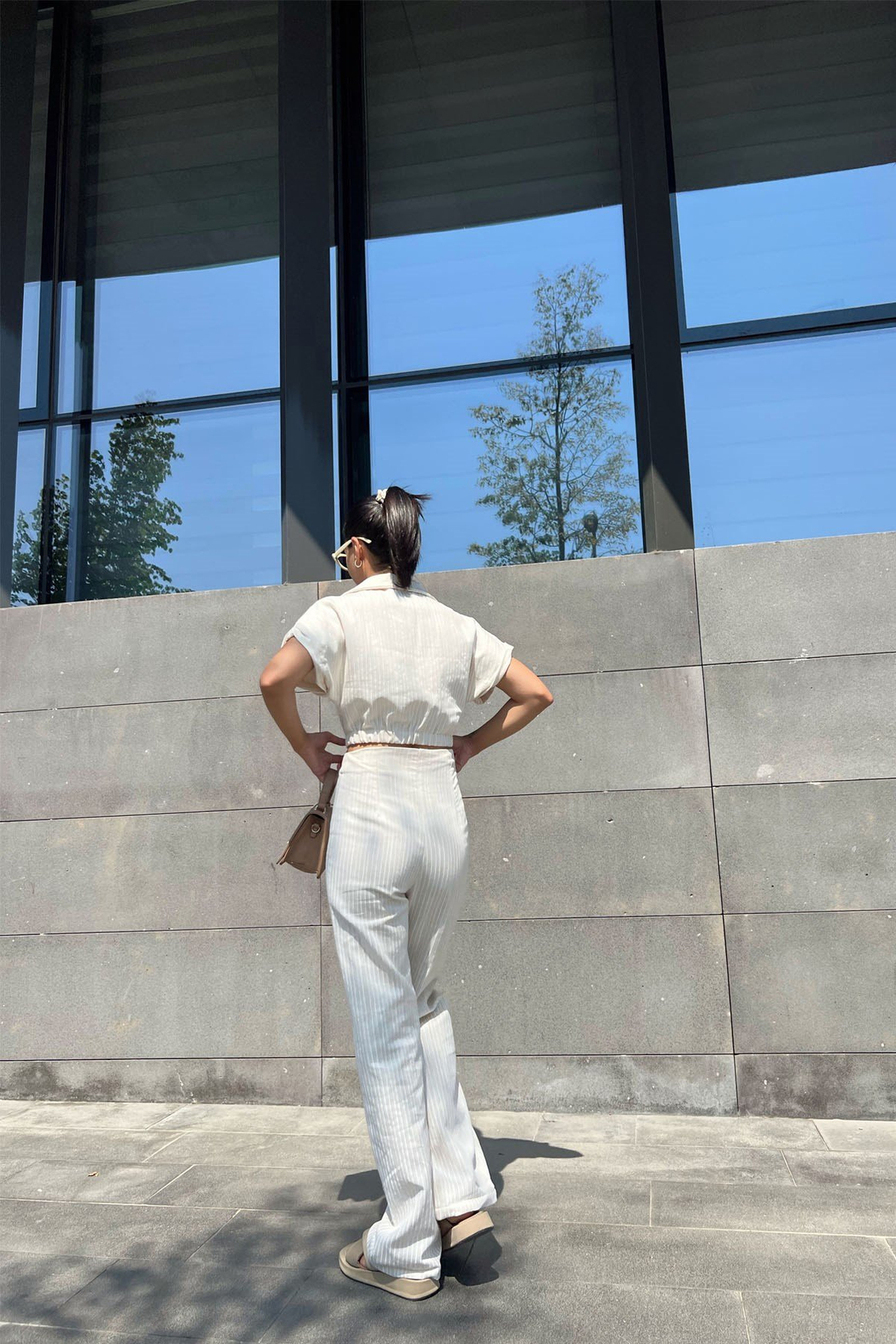 Beyaz Çizgili Keten Bluz ve Pantolon Takım