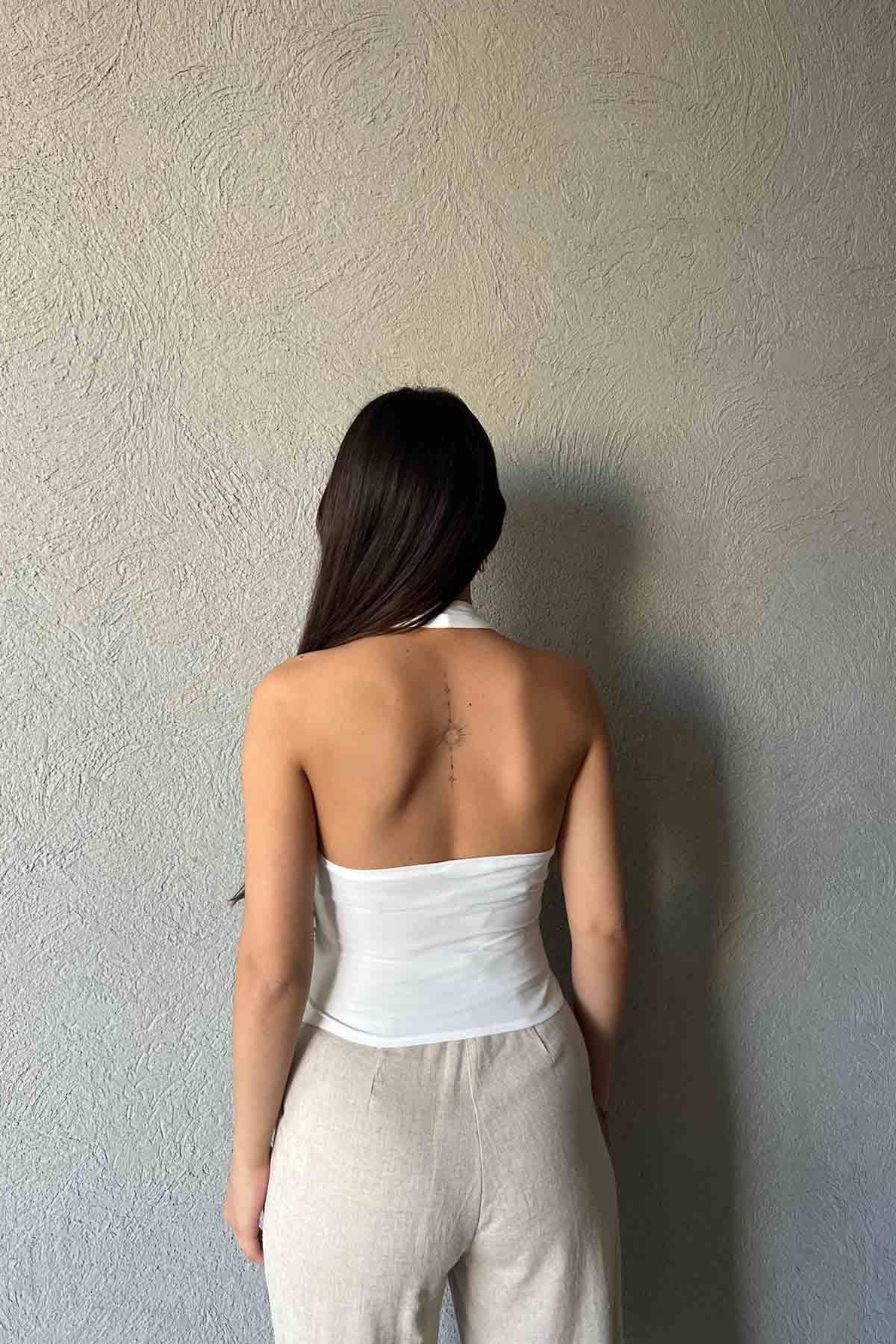 Beyaz Halter Yaka Güllü Bluz