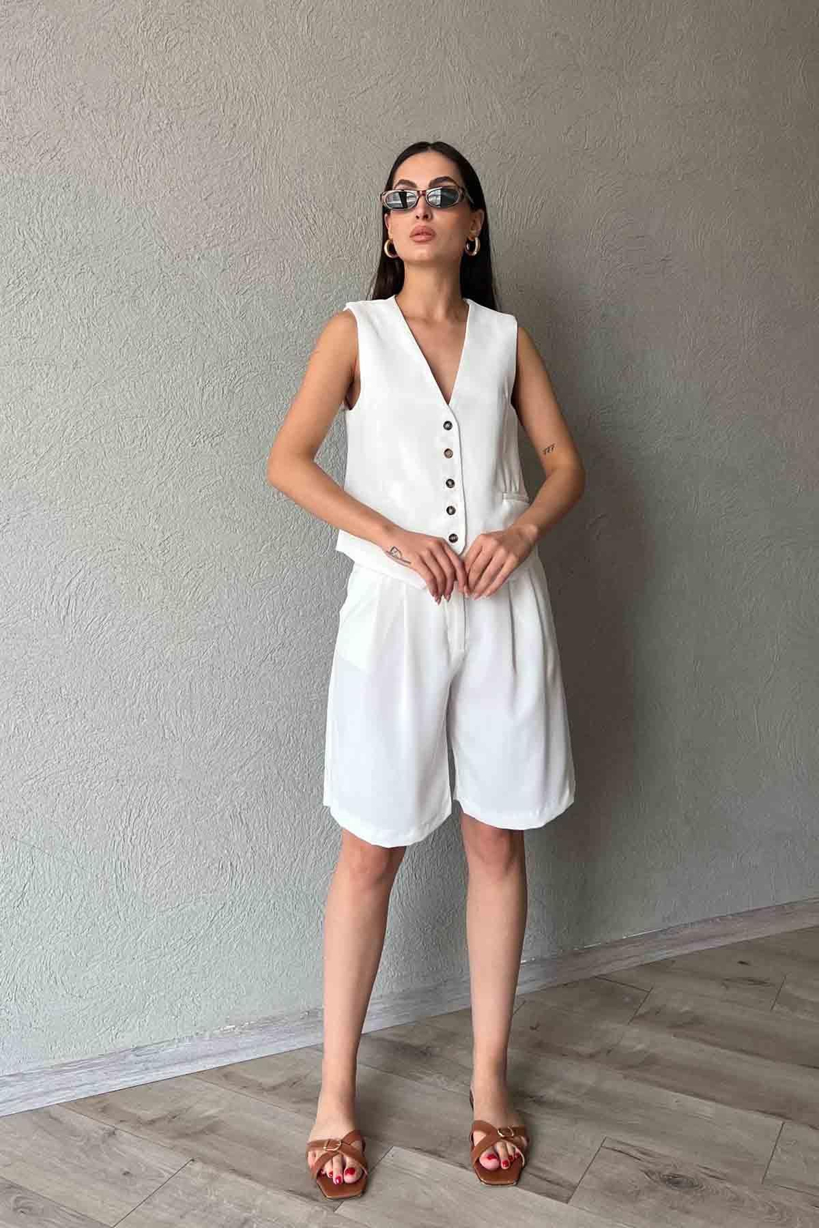 Beyaz Krep Yelek Bermuda Şort Takım