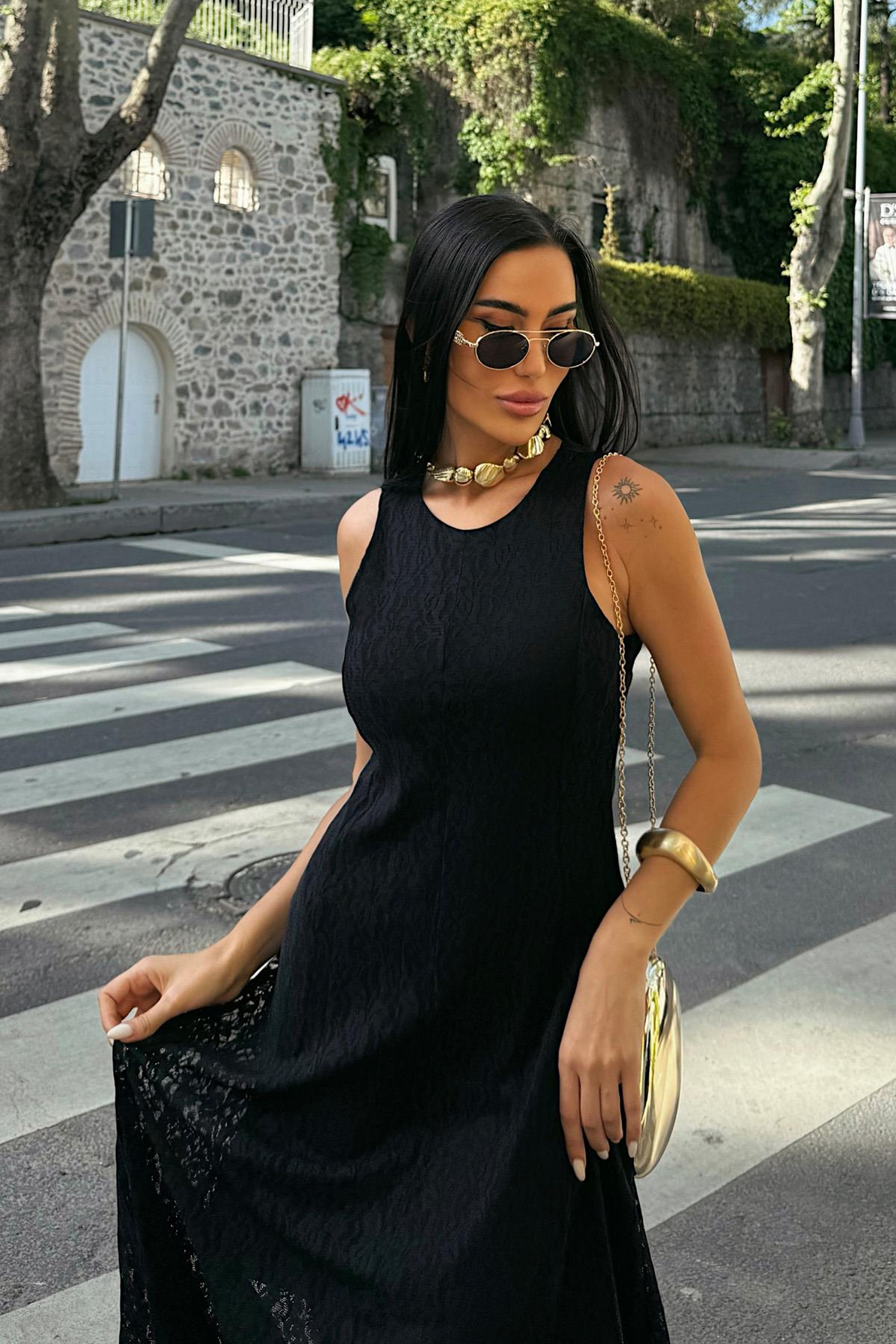 Dantelli Yarısı Astarlı Siyah Elbise