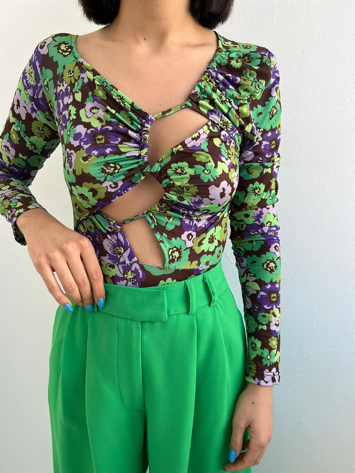 Dekolteli Çiçekli Yeşil Bodysuit