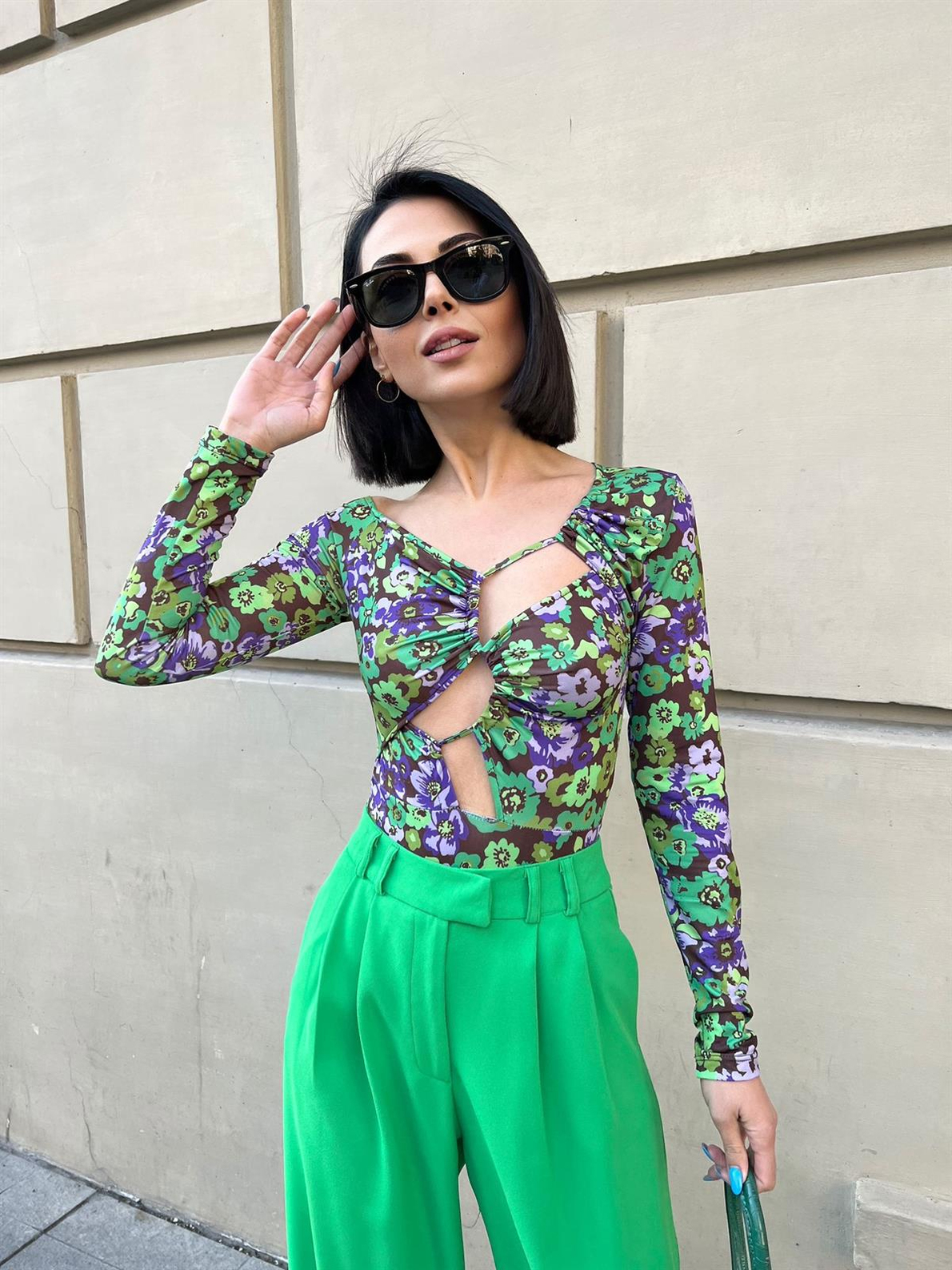 Dekolteli Çiçekli Yeşil Bodysuit