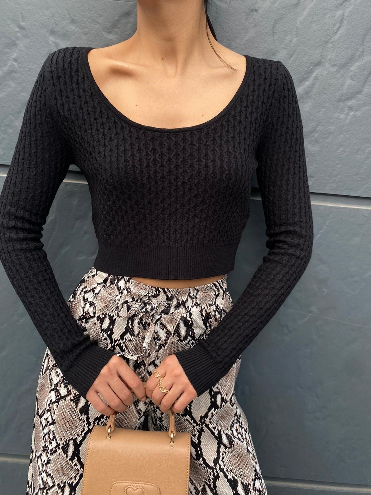 Derin Bisiklet Yaka Crop Triko