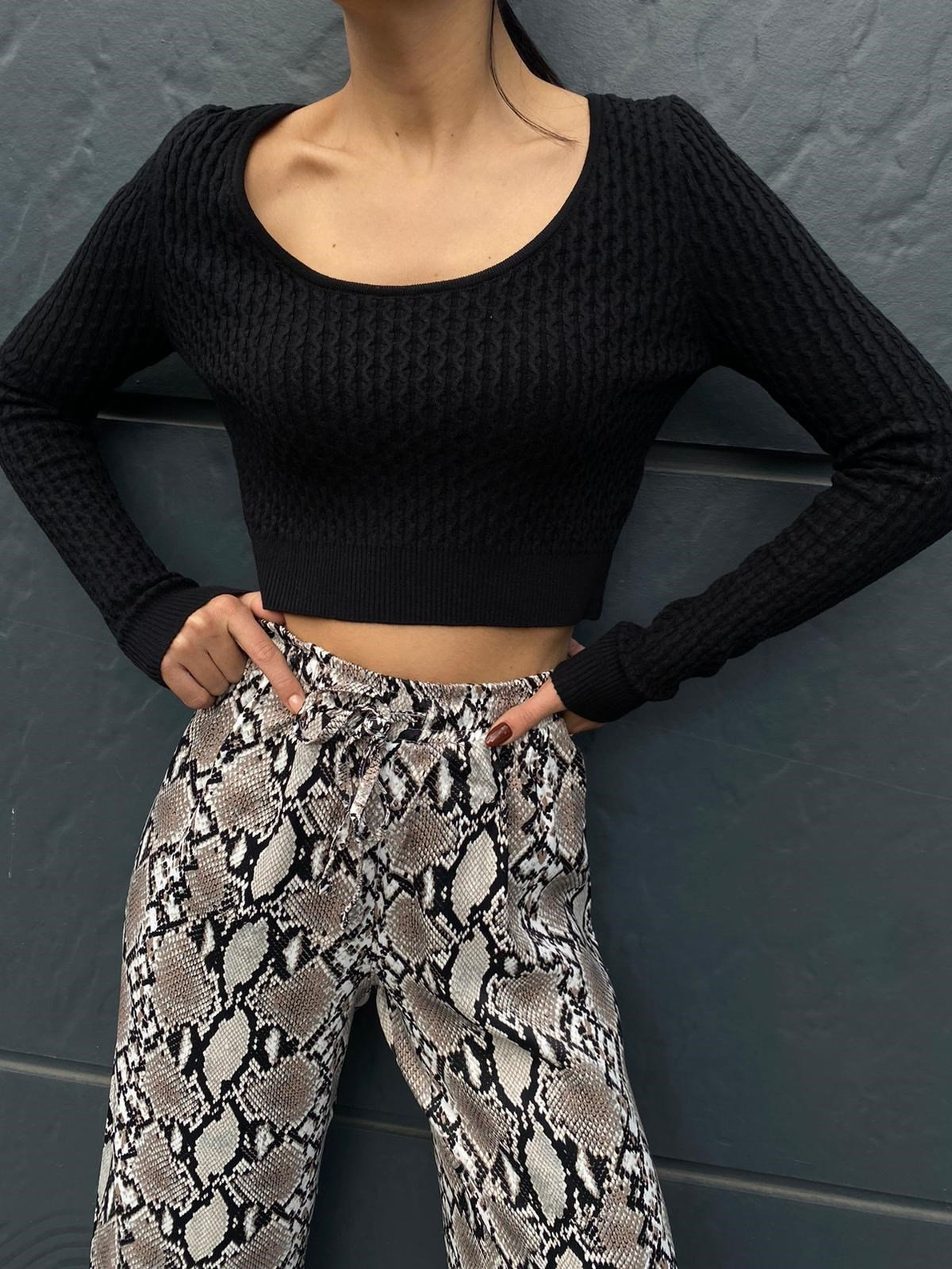 Derin Bisiklet Yaka Crop Triko