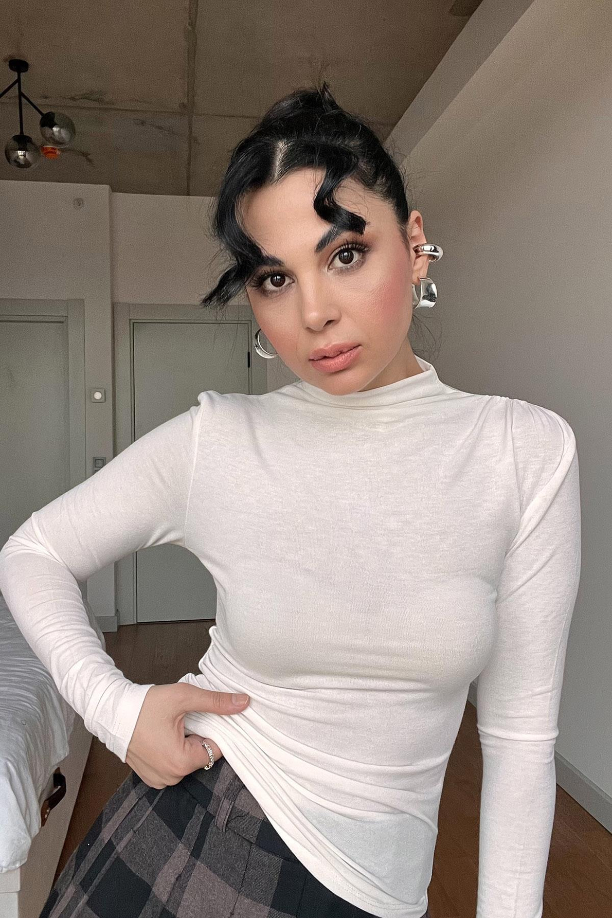 Ekru Dik Yaka Transparan Body