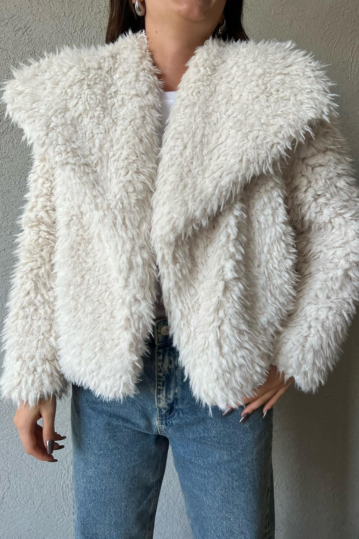 Ekru Kısa Peluş Mont