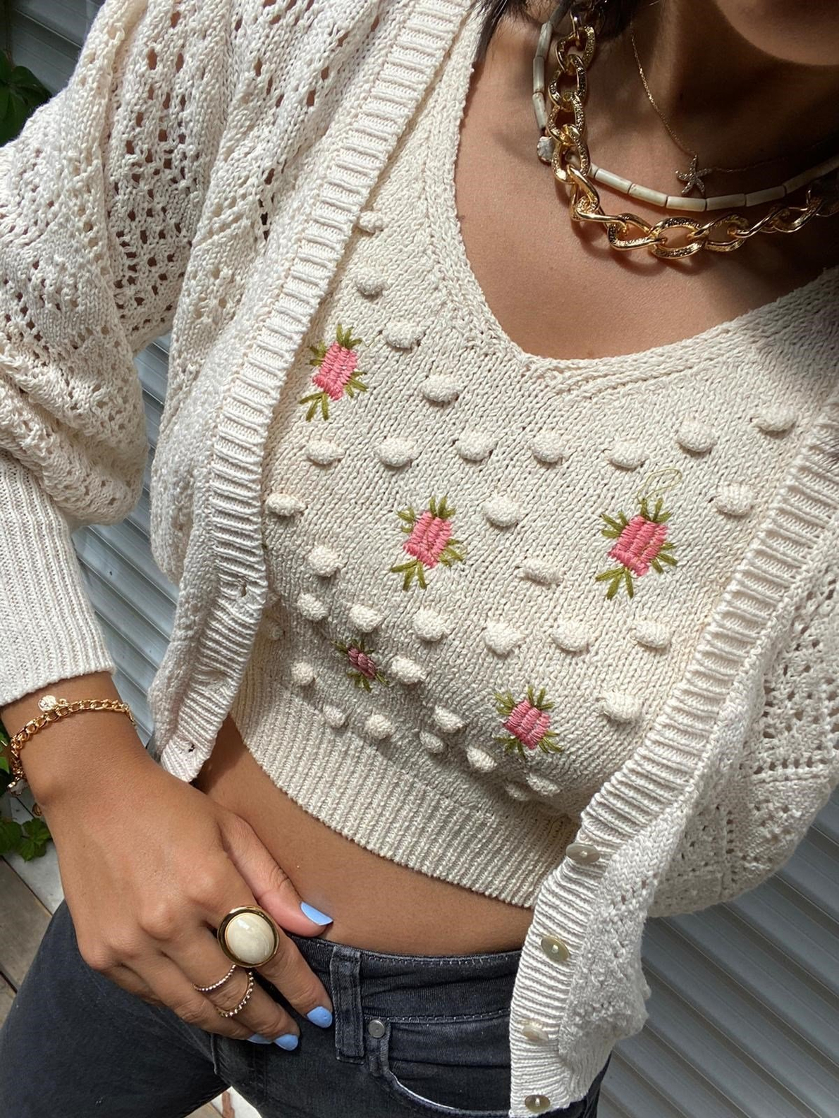 Ekru Nakışlı Ponpon Desenli Crop Top