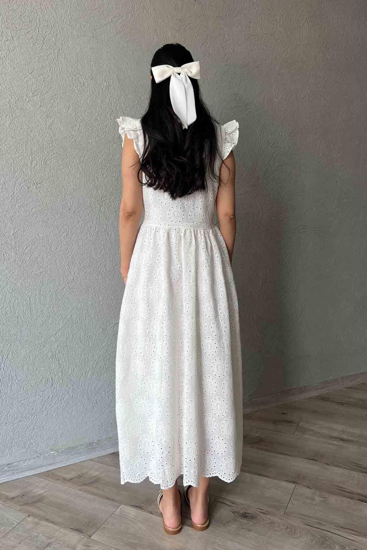 Ekru Önü Düğme Detaylı Brode Elbise