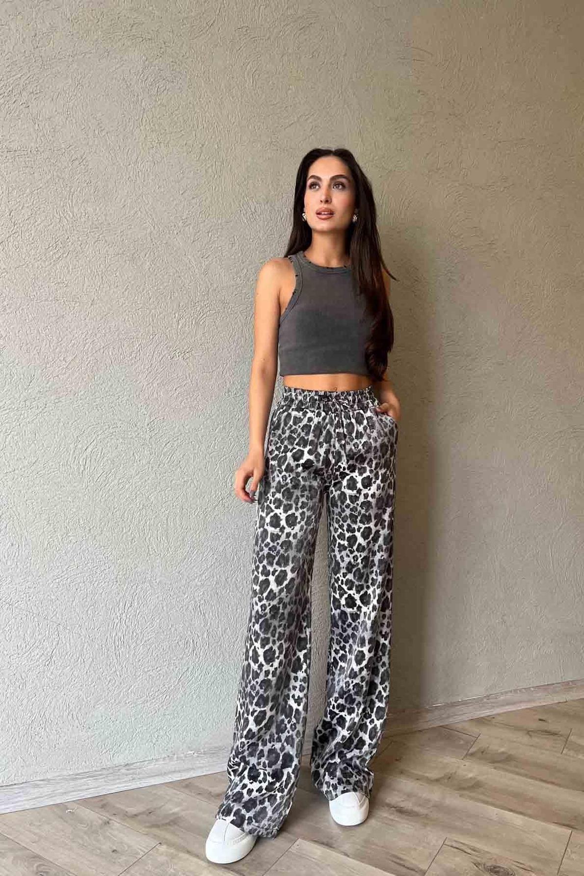 Gri Leopar Parlak Desen Beli Bağcıklı Pantolon