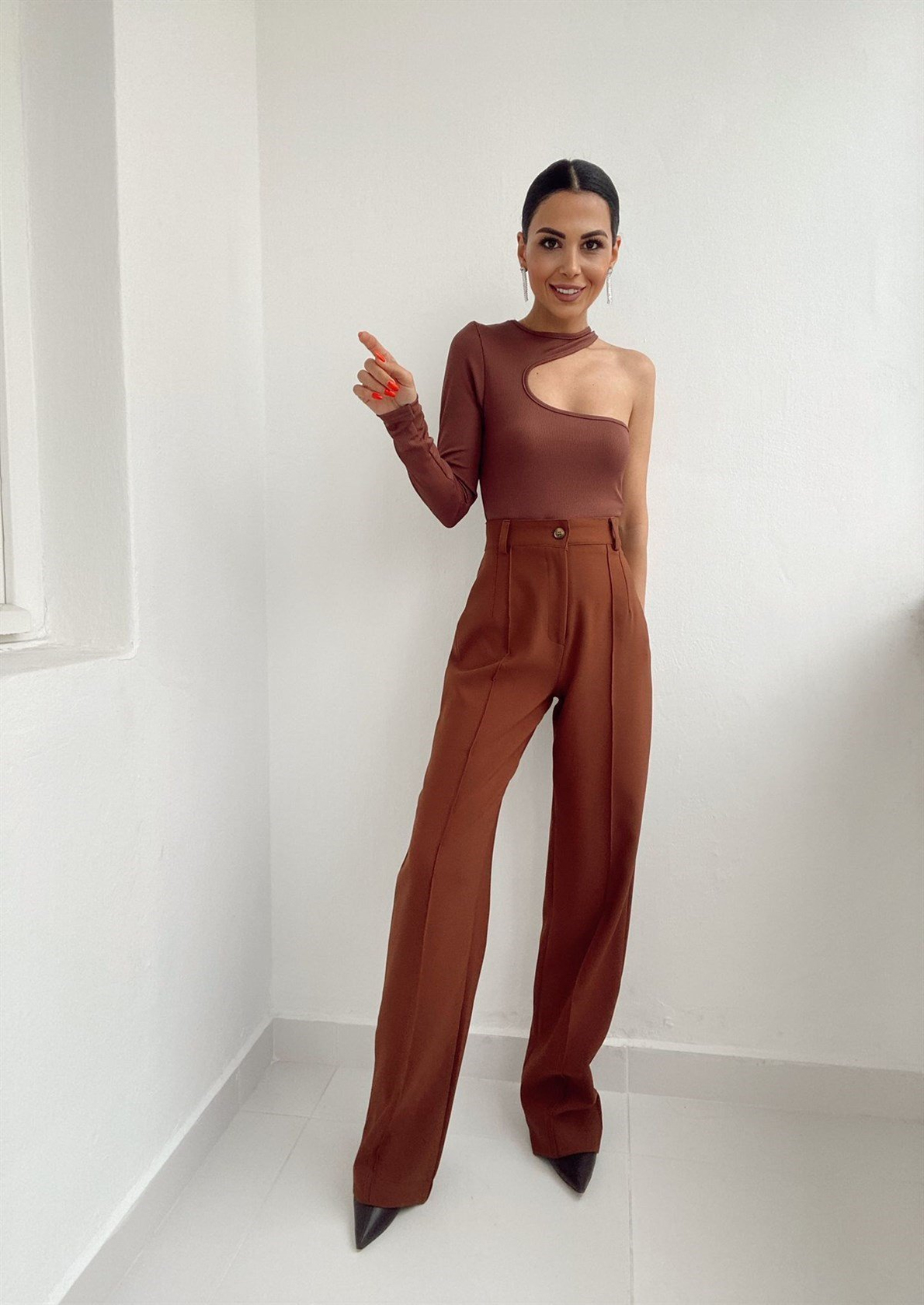 Kahve Asimetrik Yaka Bluz Crop