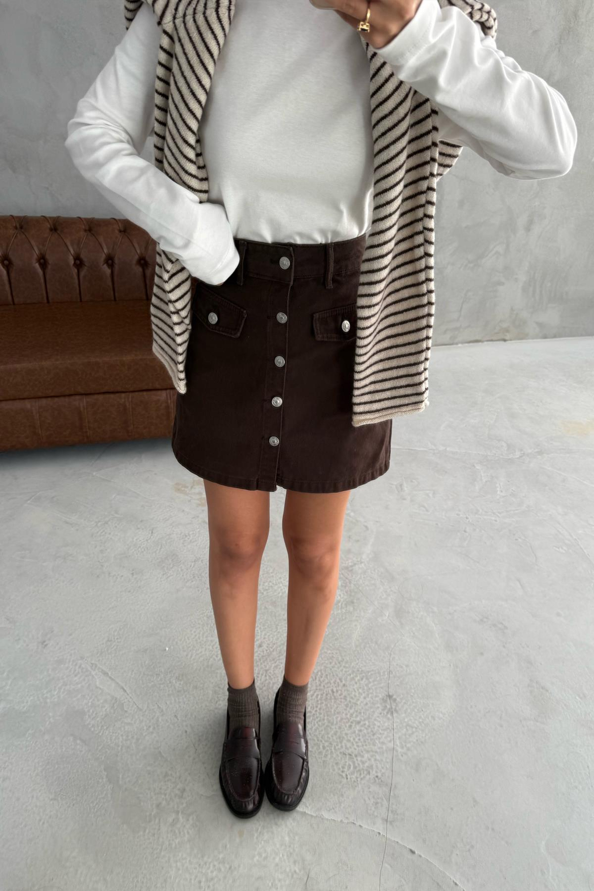 Kahve Düğmeli Cepli Mini Denim Etek