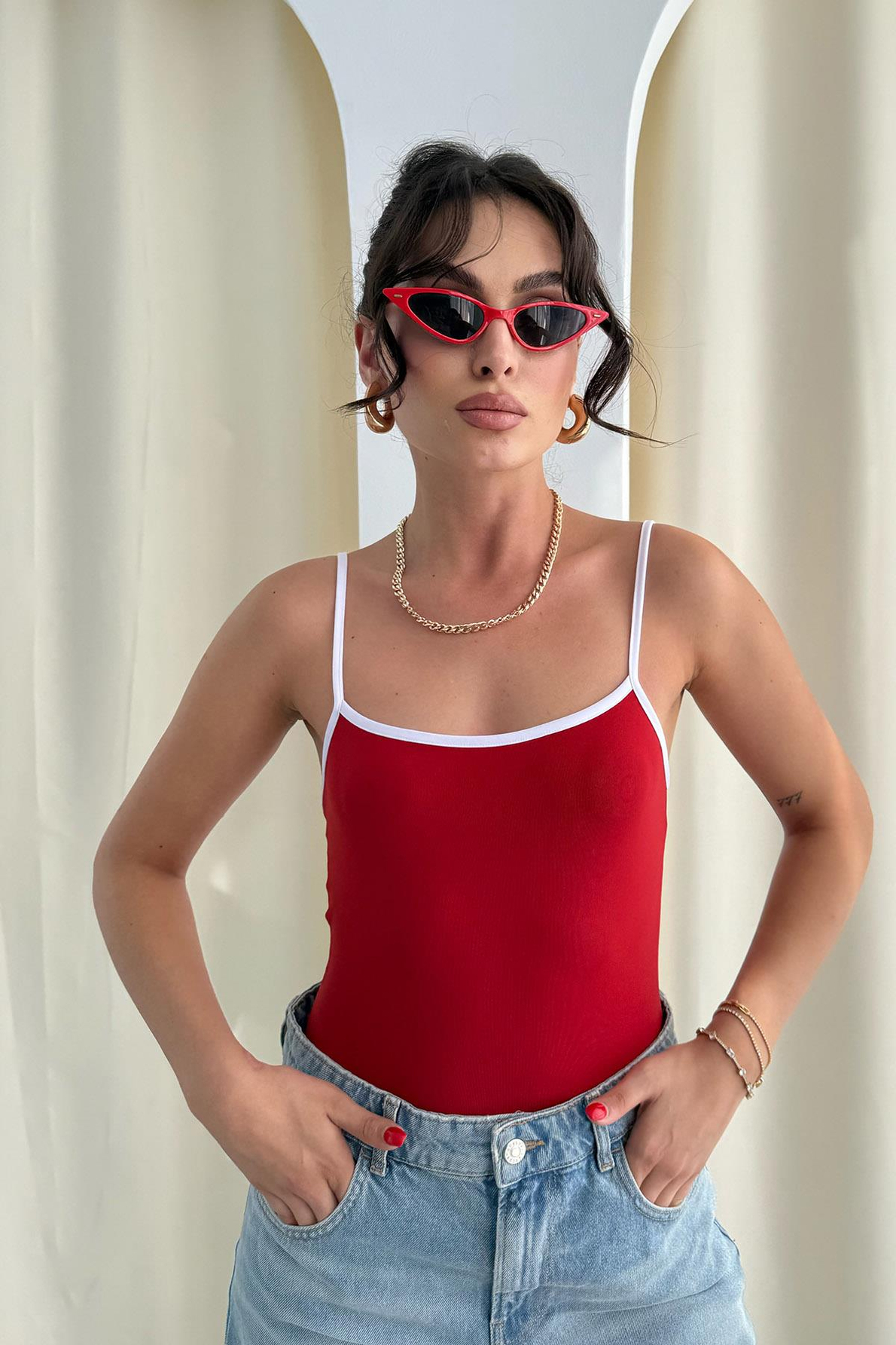 Kırmızı İp Askılı Bodysuit