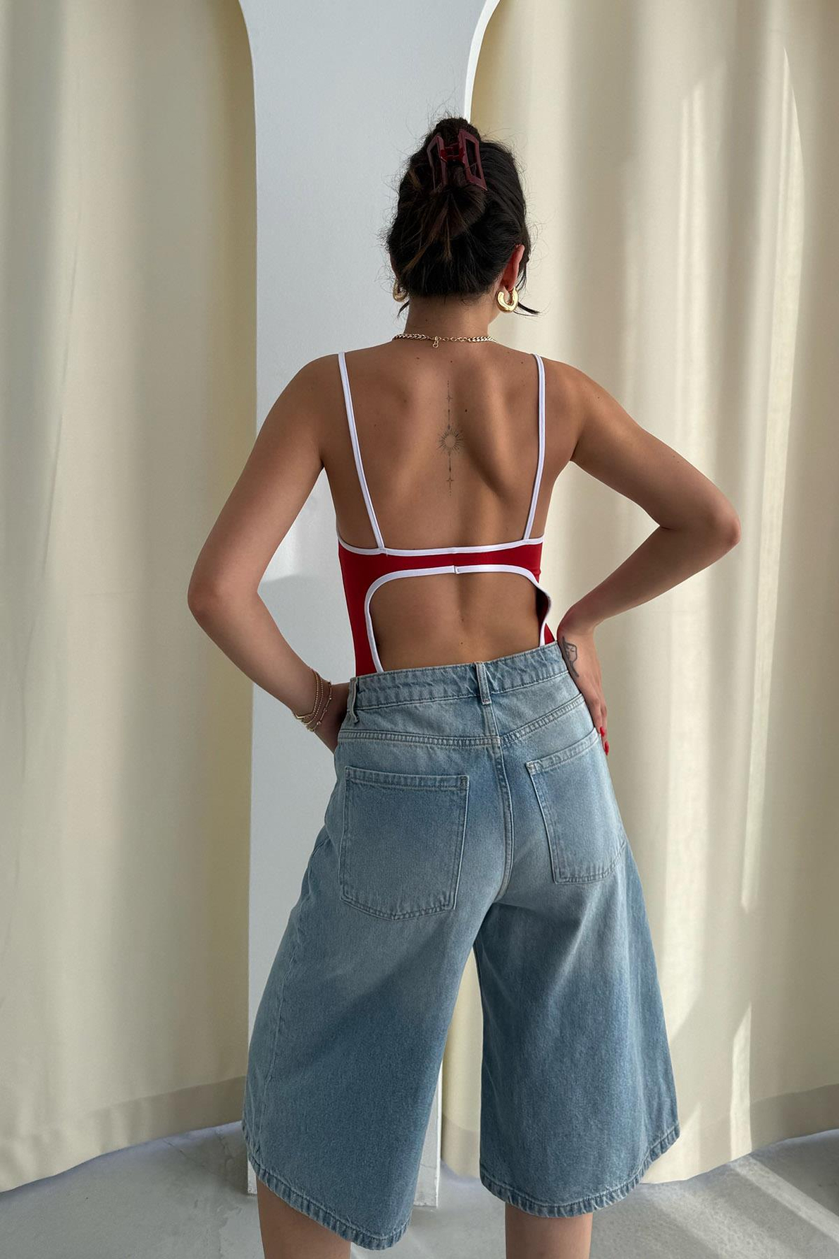 Kırmızı İp Askılı Bodysuit