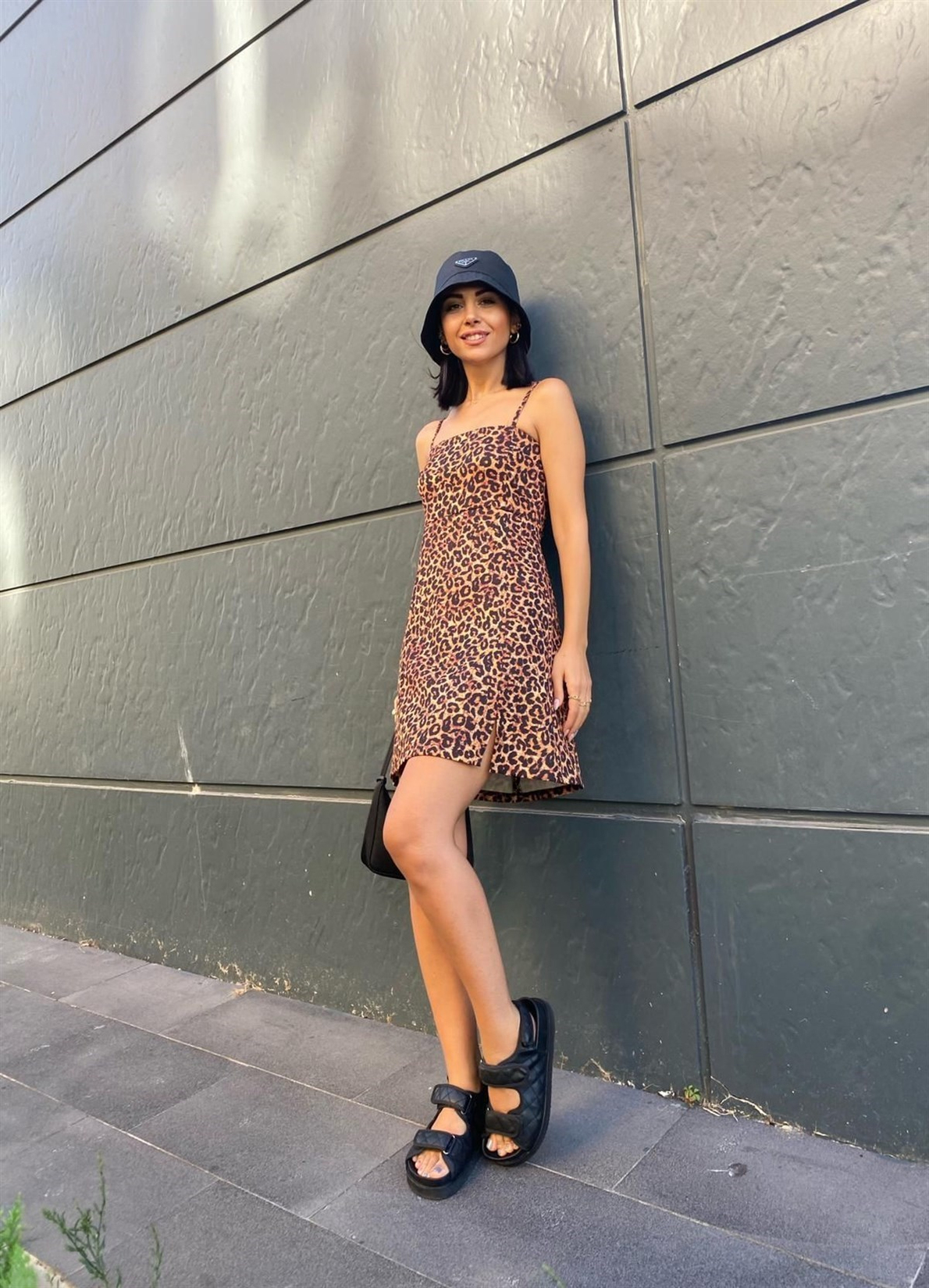 Leopar Desenli Askılı Elbise