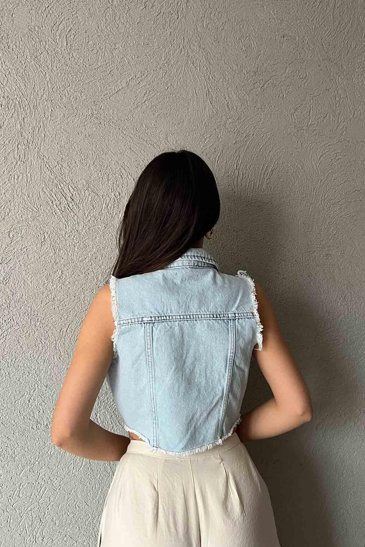 Mavi Kar Yıkamalı Yırtık Detaylı Crop Jean Yelek