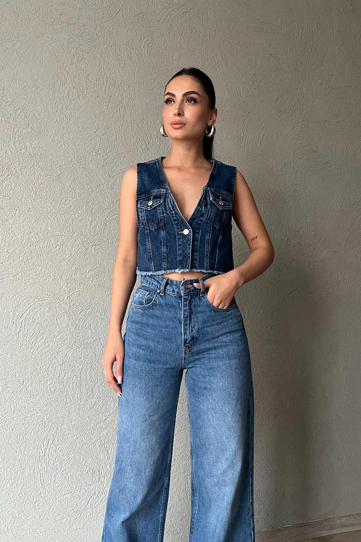 Mavi Önü Cep ve Düğme Detaylı Denim Crop Yelek