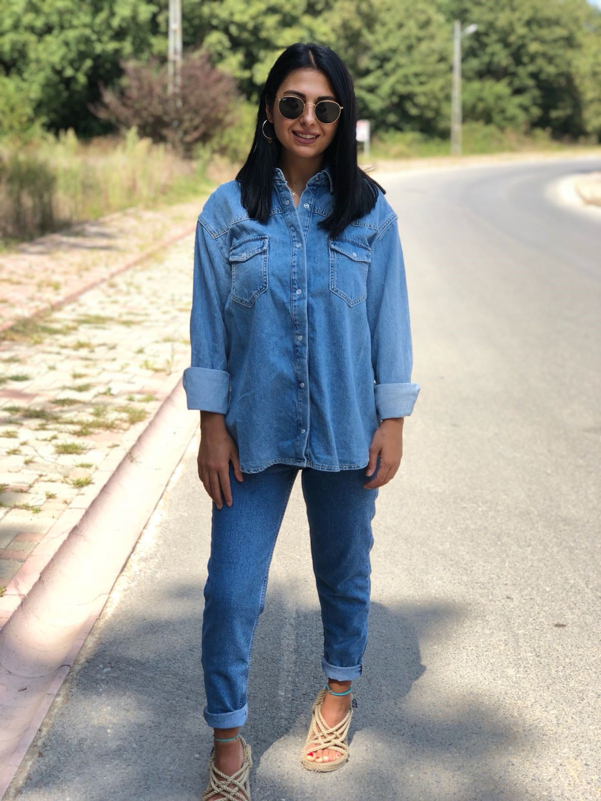 MOM JEANS