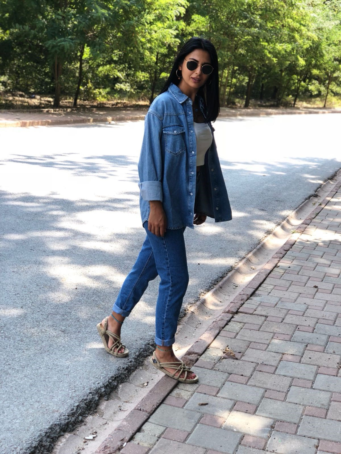 MOM JEANS