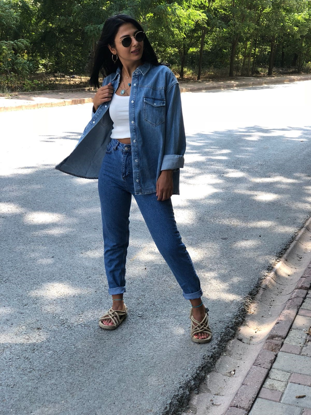 MOM JEANS