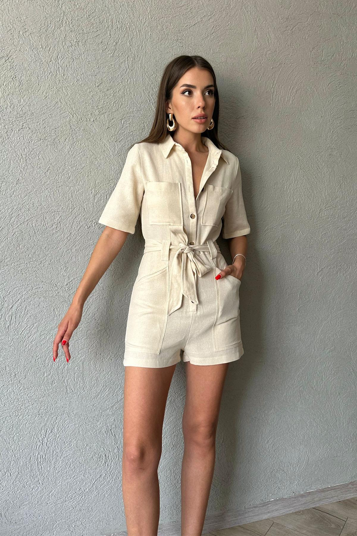 Naturel Düğmeli Kuşaklı Kısa Tulum