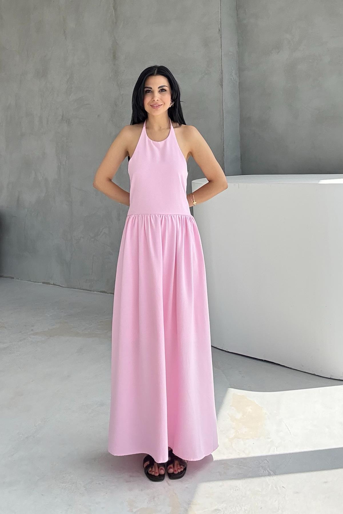 Pembe Arkası Gipeli Boyundan Bağlamalı Elbise