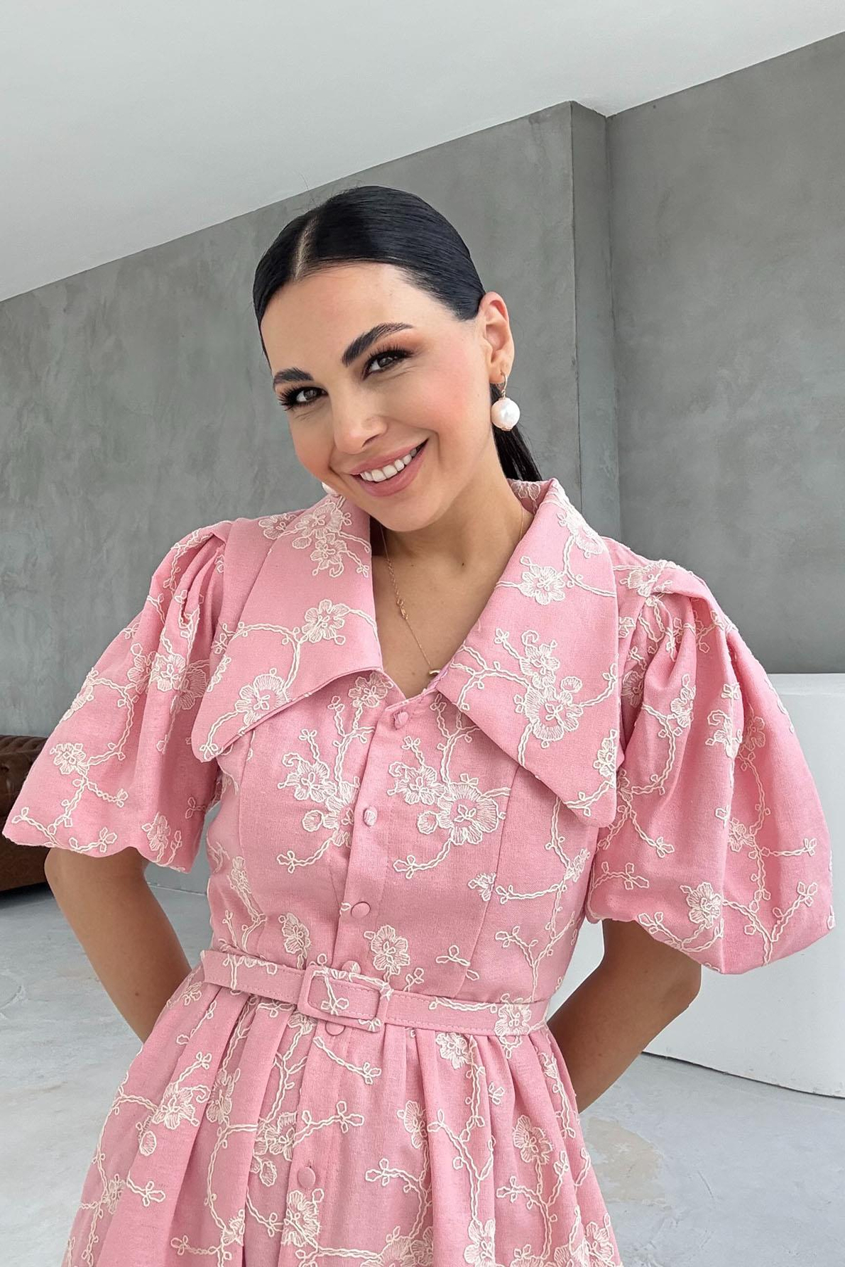 Pembe Çiçekli Kemer Detaylı Prenses Brode Elbise