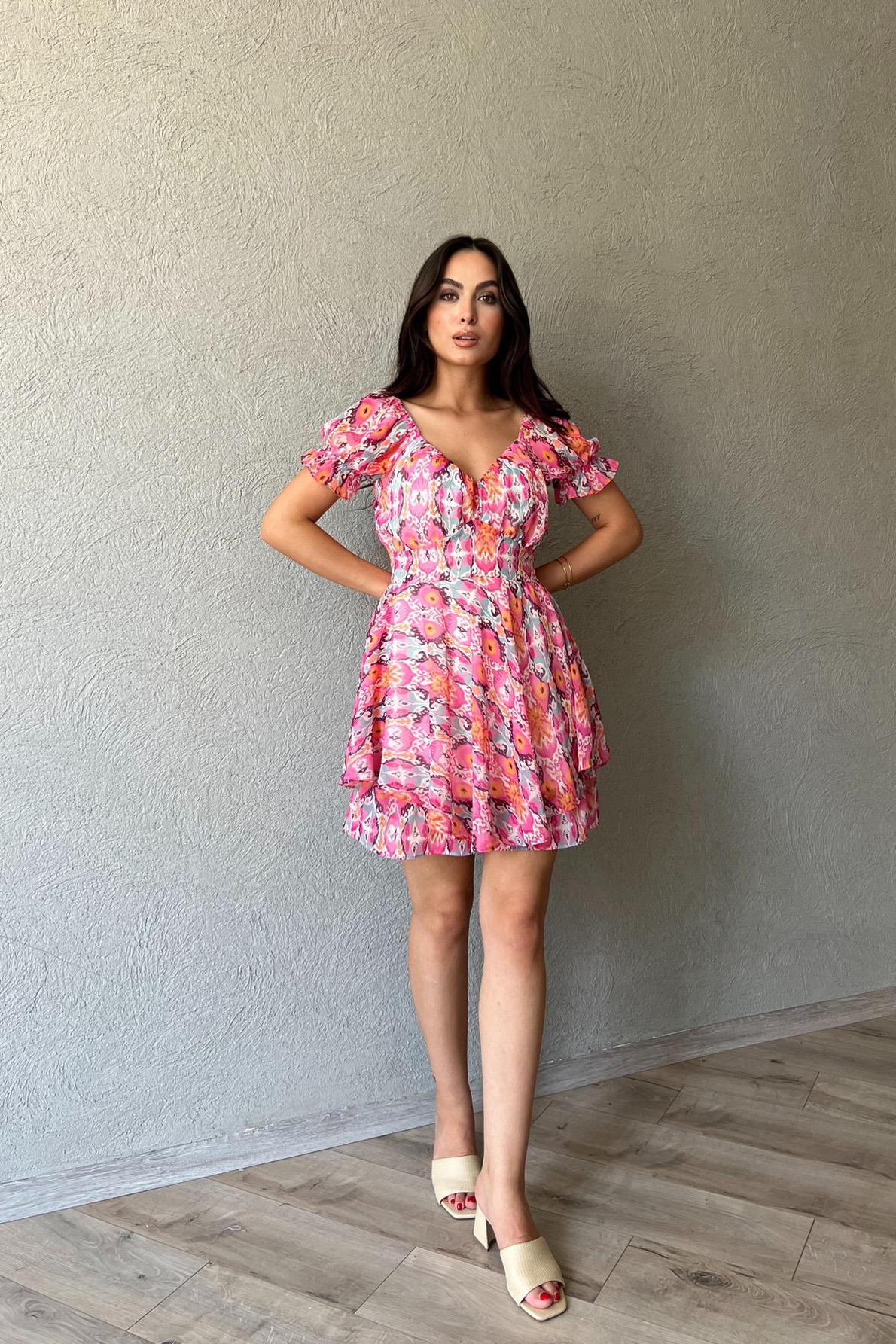 Pembe Desenli Şifon Elbise