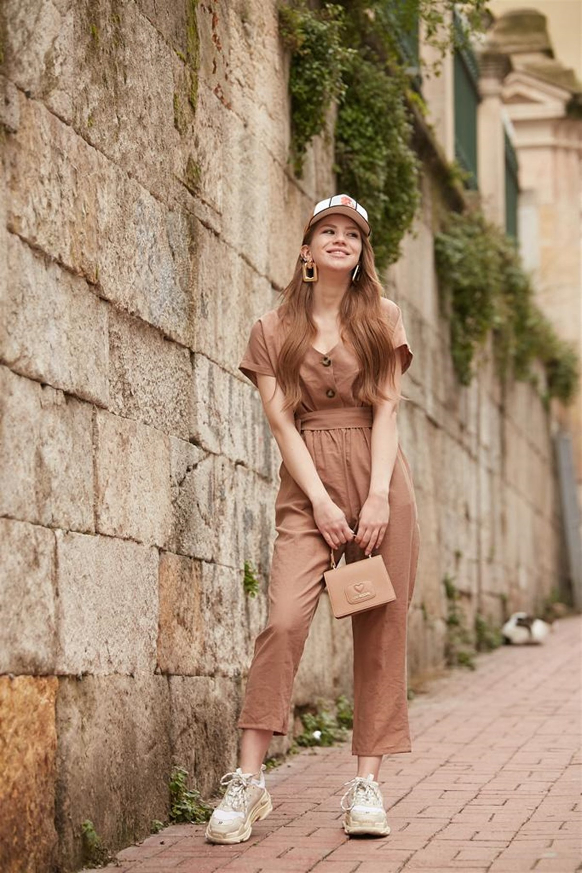 Quzu Önü Düğmeli Camel Renk Tulum
