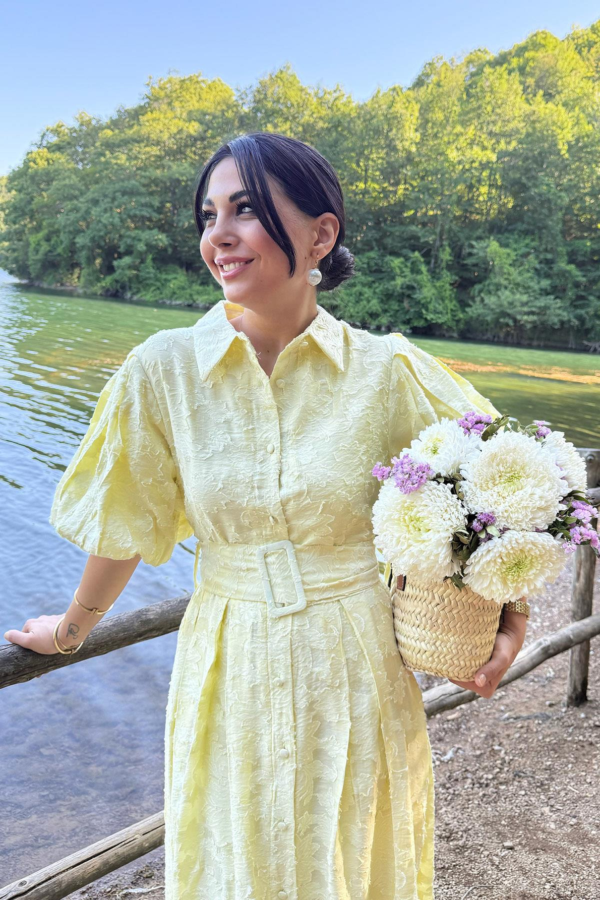 Sarı Venil Balon Kol Kemerli Kloş Elbise