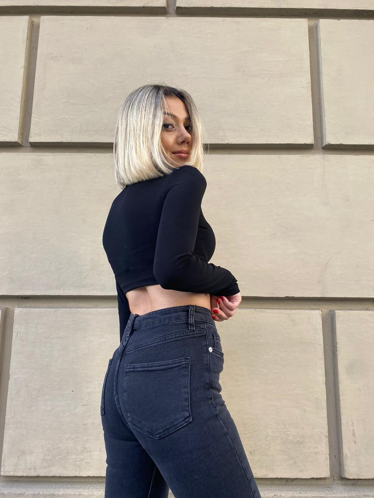 Siyah Balen Detaylı Crop