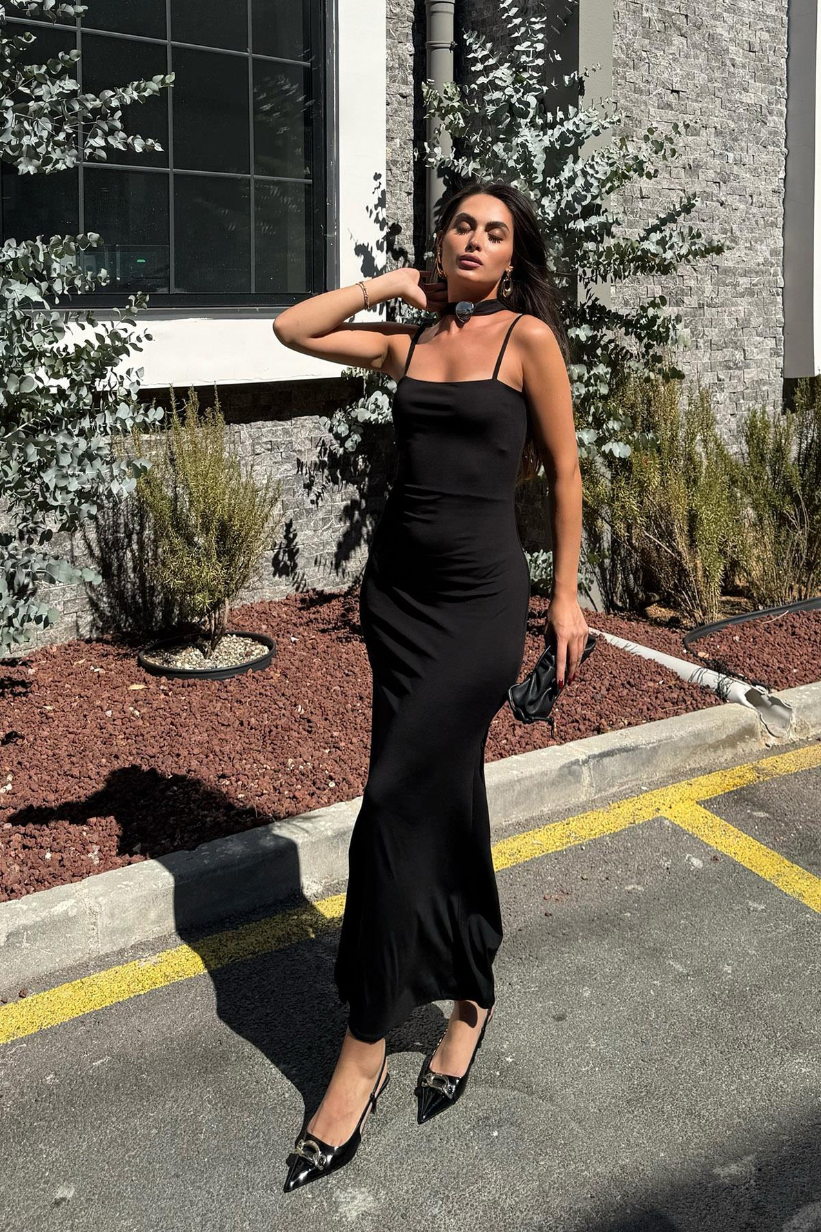 Siyah Gold Kuşaklı Midi Elbise