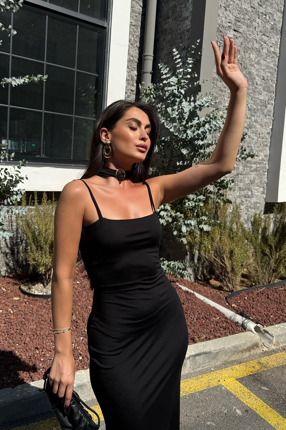 Siyah Gold Kuşaklı Midi Elbise