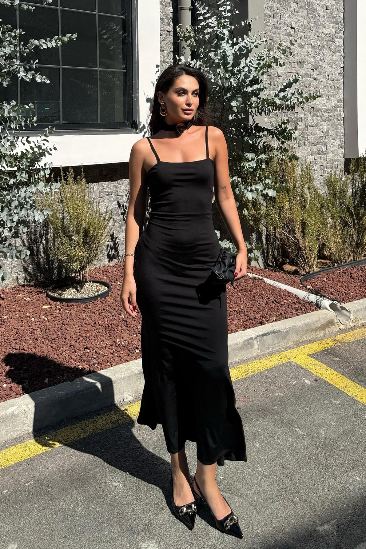 Siyah Gold Kuşaklı Midi Elbise