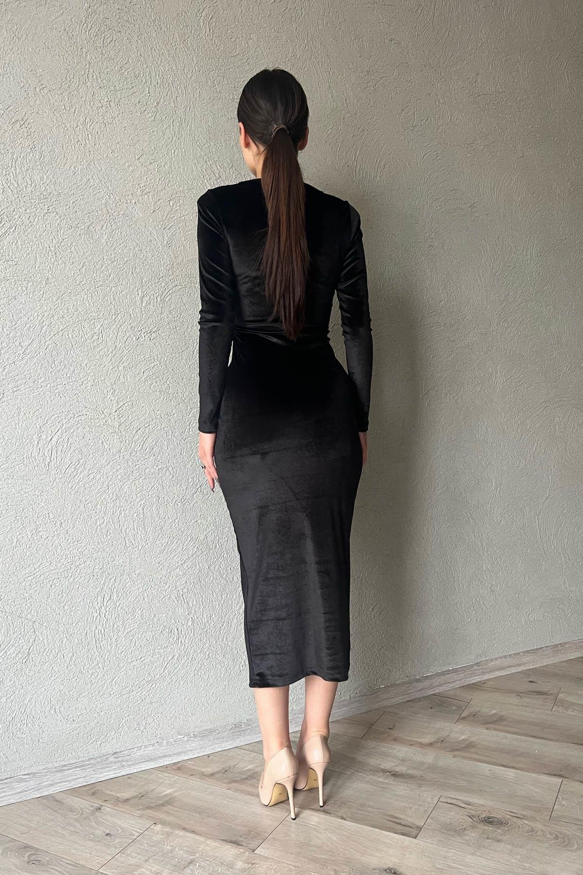 Siyah Gül Detaylı Kadife Elbise