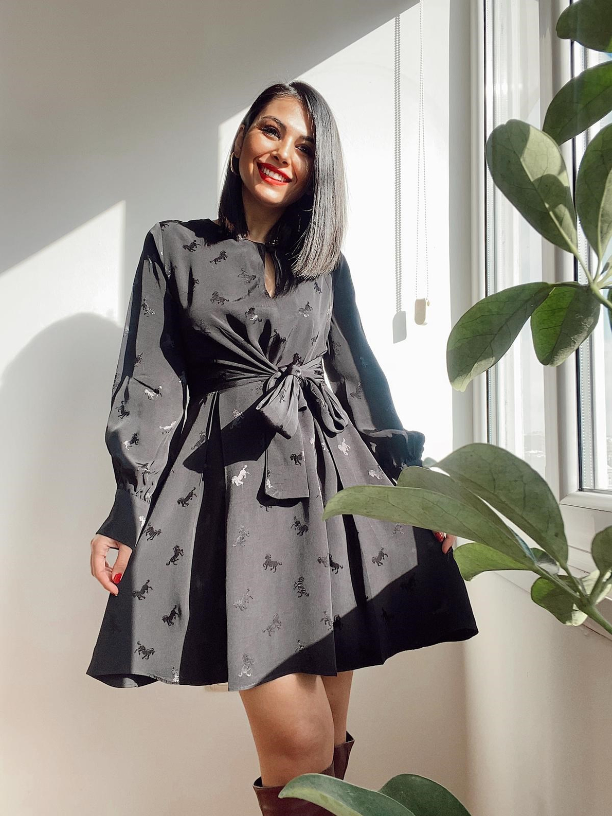 Siyah İçi Şort Astarlı Elbise
