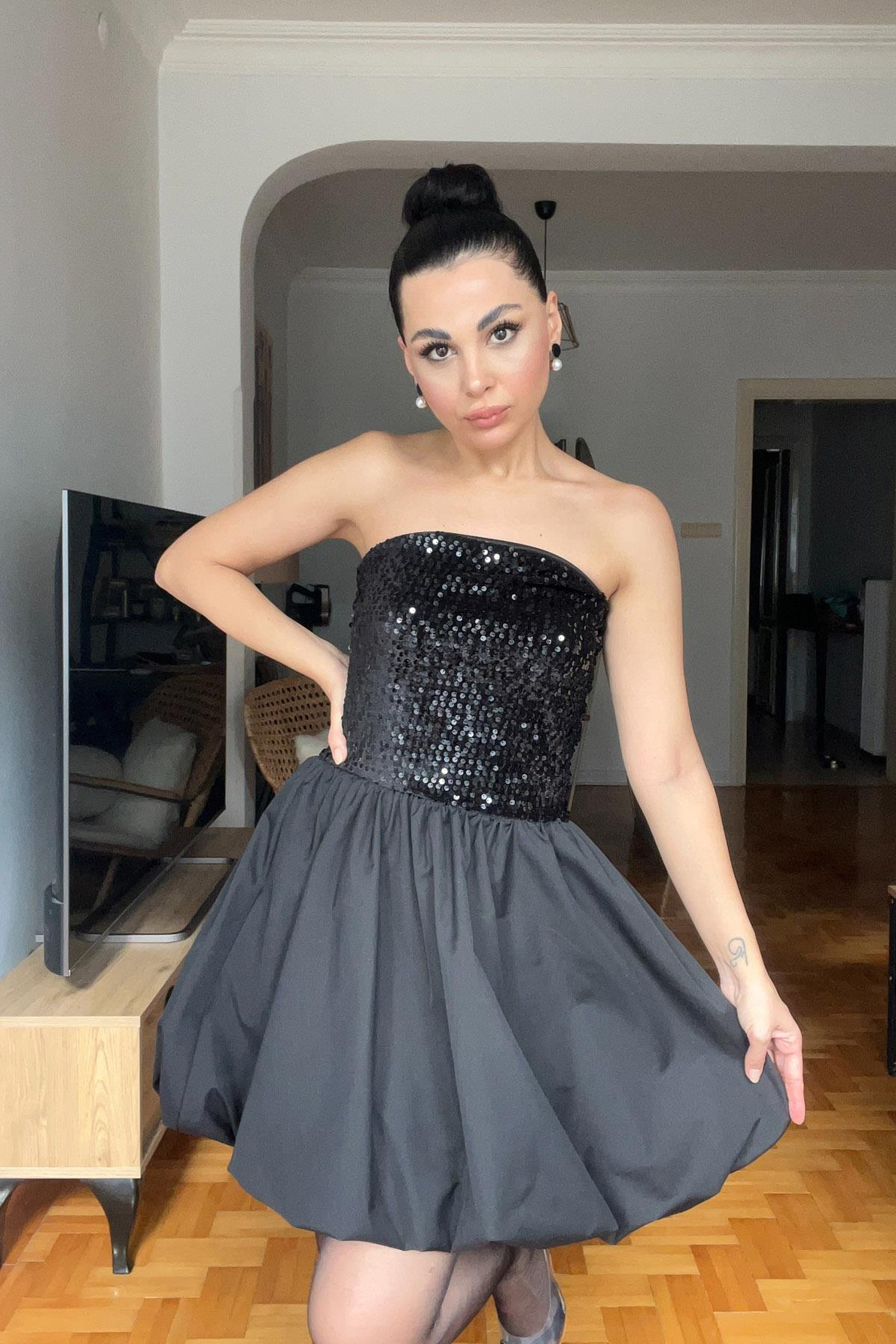Siyah Paris Payetli Straplez Kolsuz Mini Balon Elbise