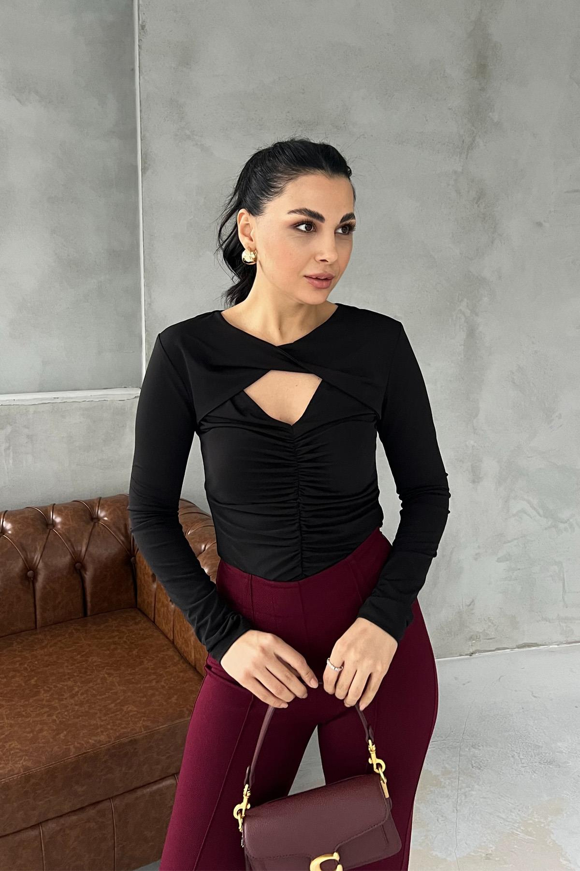 Siyah Pencere Detaylı Body
