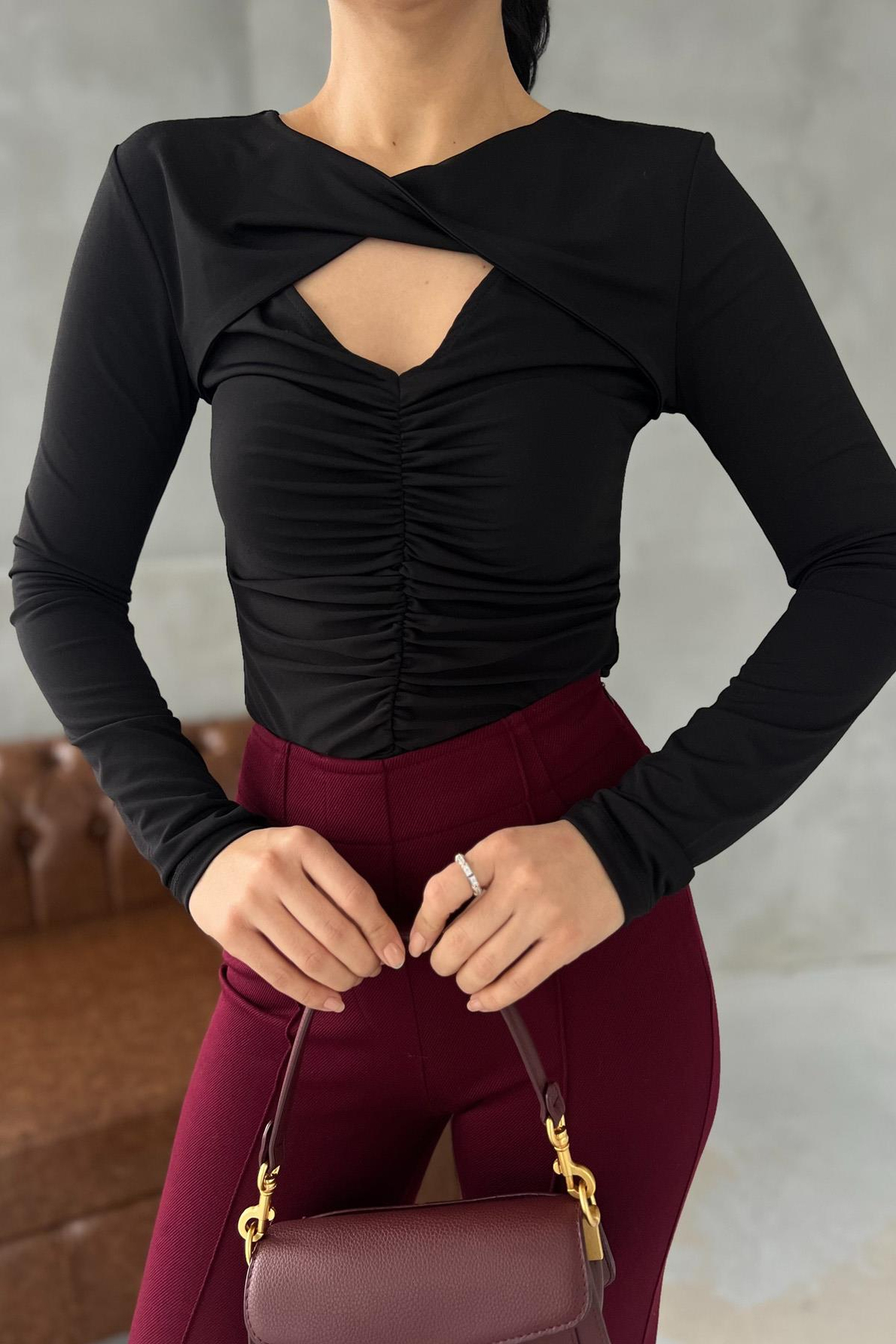 Siyah Pencere Detaylı Body