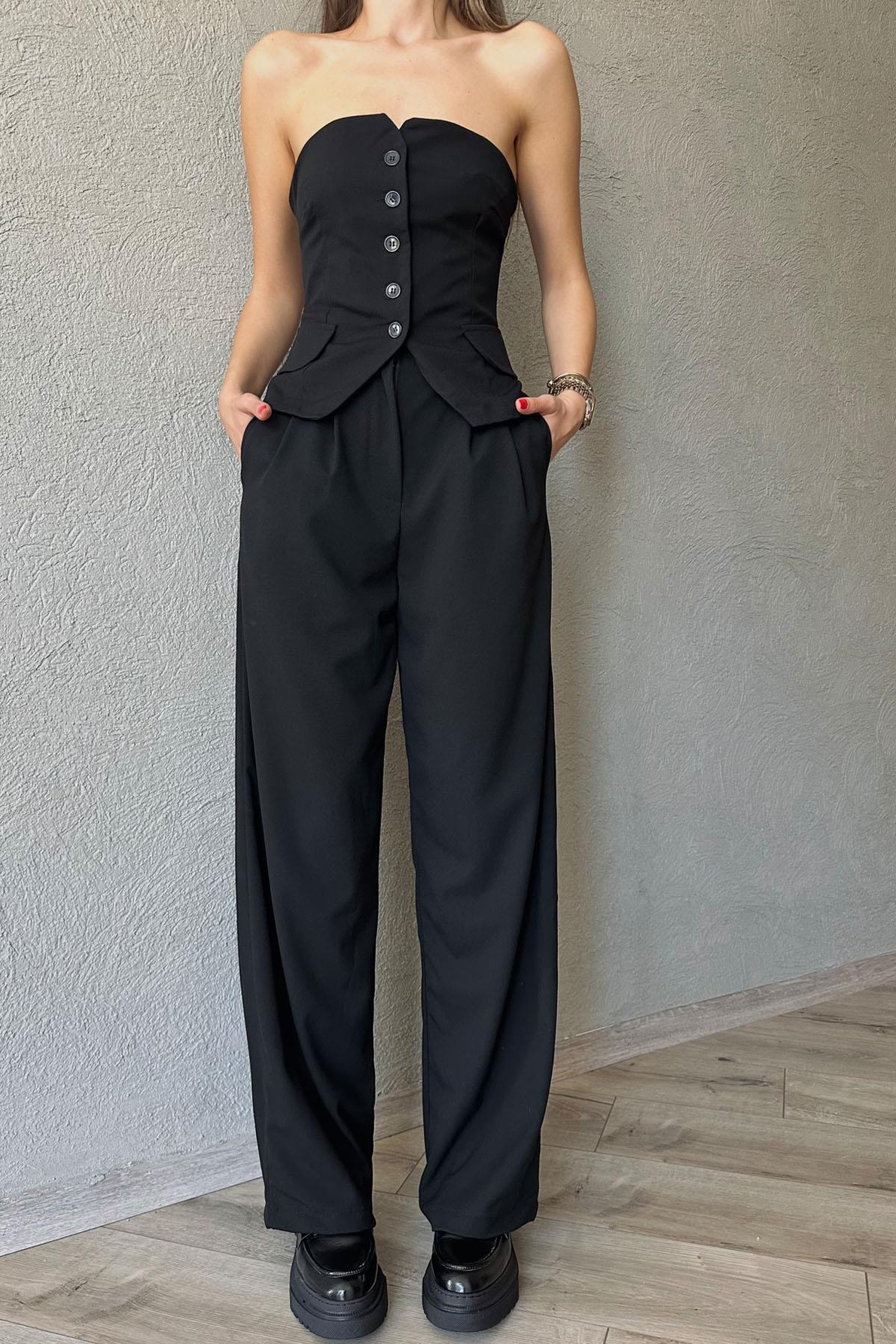Siyah Straplez Bluz ve Palazzo Pantolon Takım