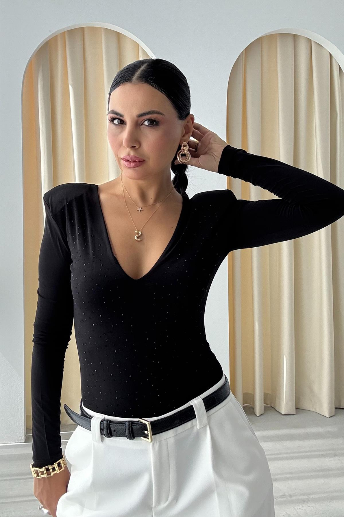 Siyah Vatkalı Taşlı Bodysuit