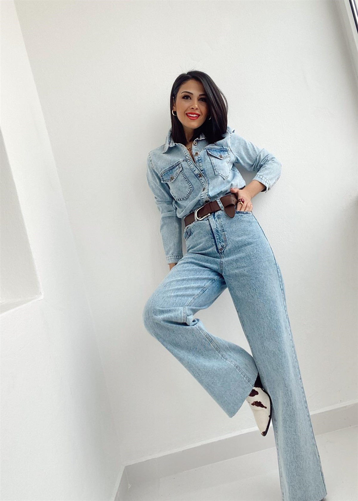 Taşlanmış Mavi Yüksek Bel Straight Fit Jean Pantolon