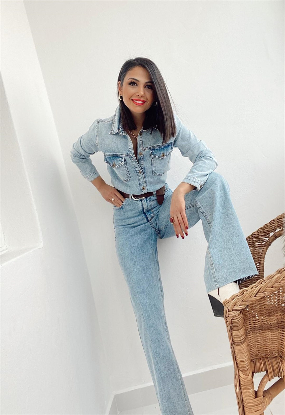 Taşlanmış Mavi Yüksek Bel Straight Fit Jean Pantolon