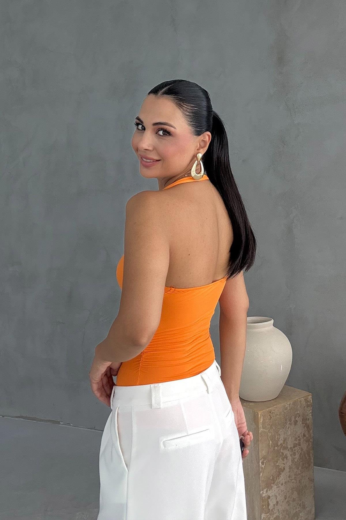 Turuncu Boyundan Geçirmeli Bodysuit