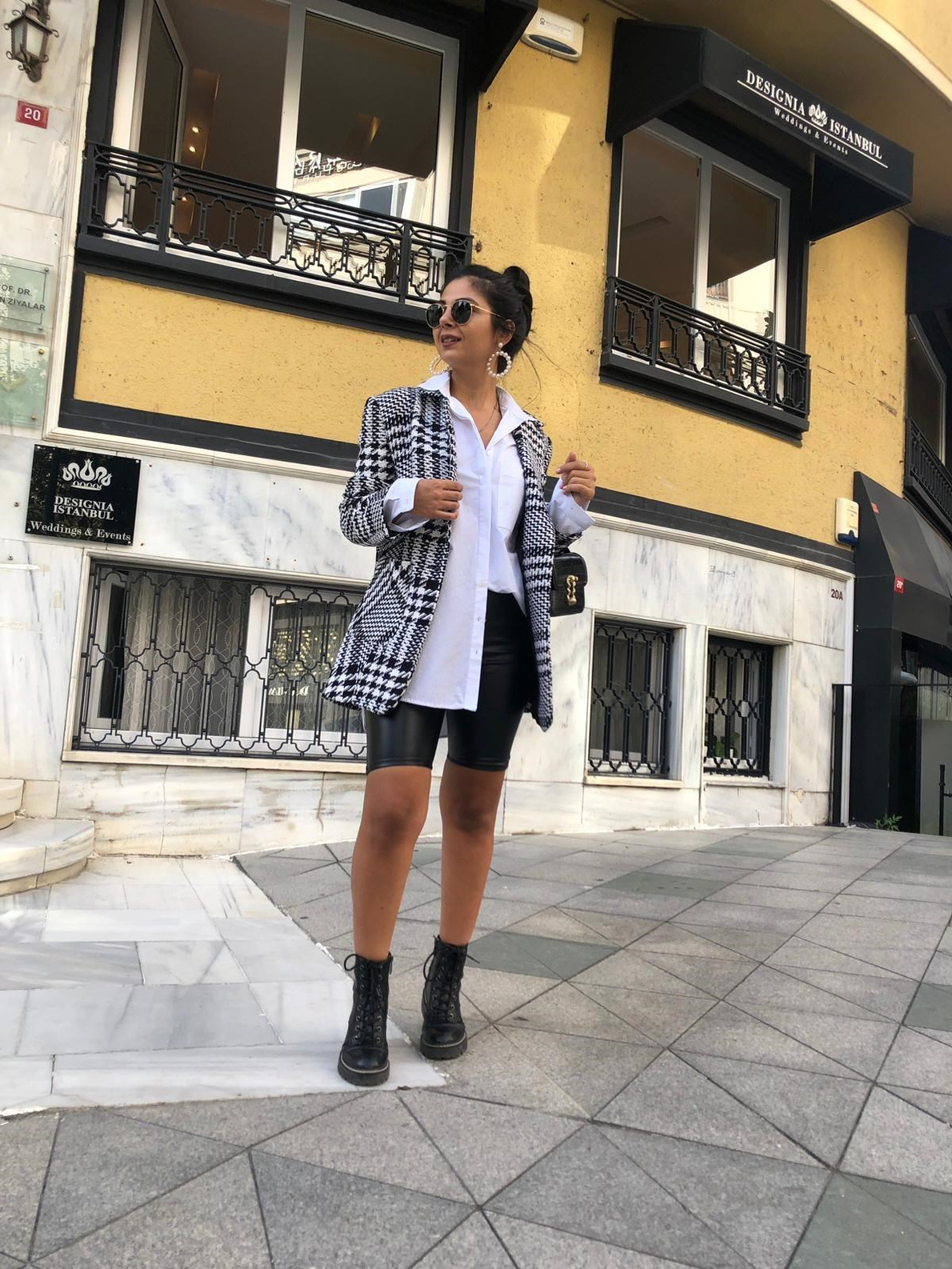 Tüvit Siyah Beyaz Çizgili Ekose Ceket