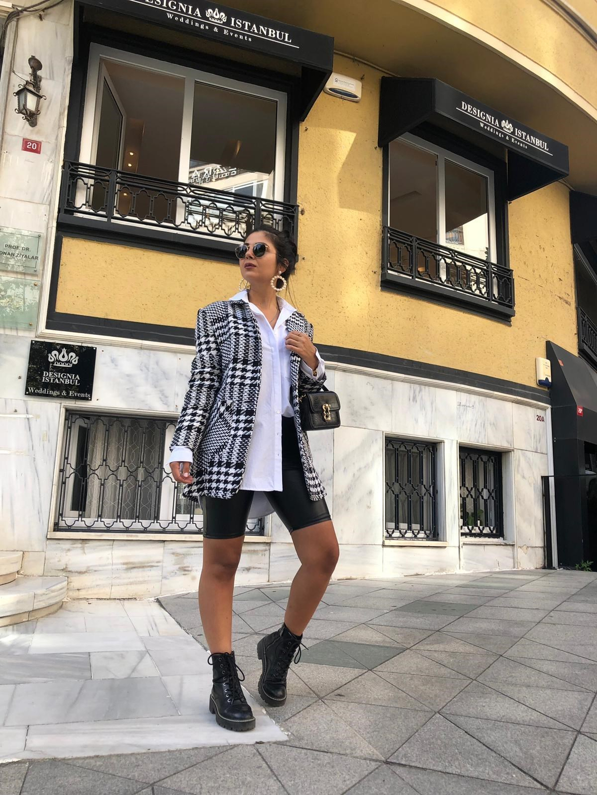 Tüvit Siyah Beyaz Çizgili Ekose Ceket
