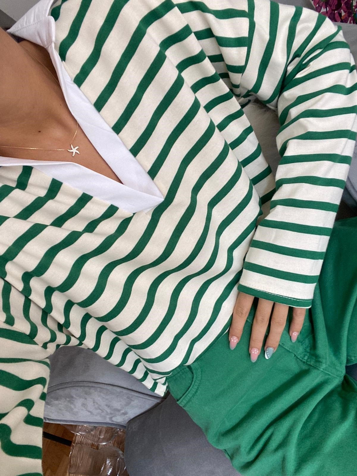 Yeşil Çizgili Yaka Detaylı Sweat