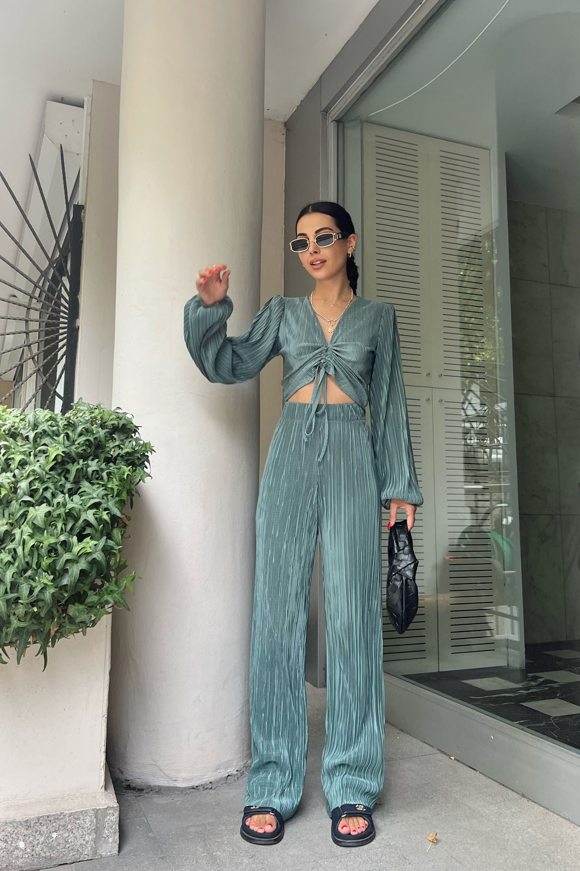 Yeşil Fitilli Pantolon ve Büzgü Detaylı Bluz Takım